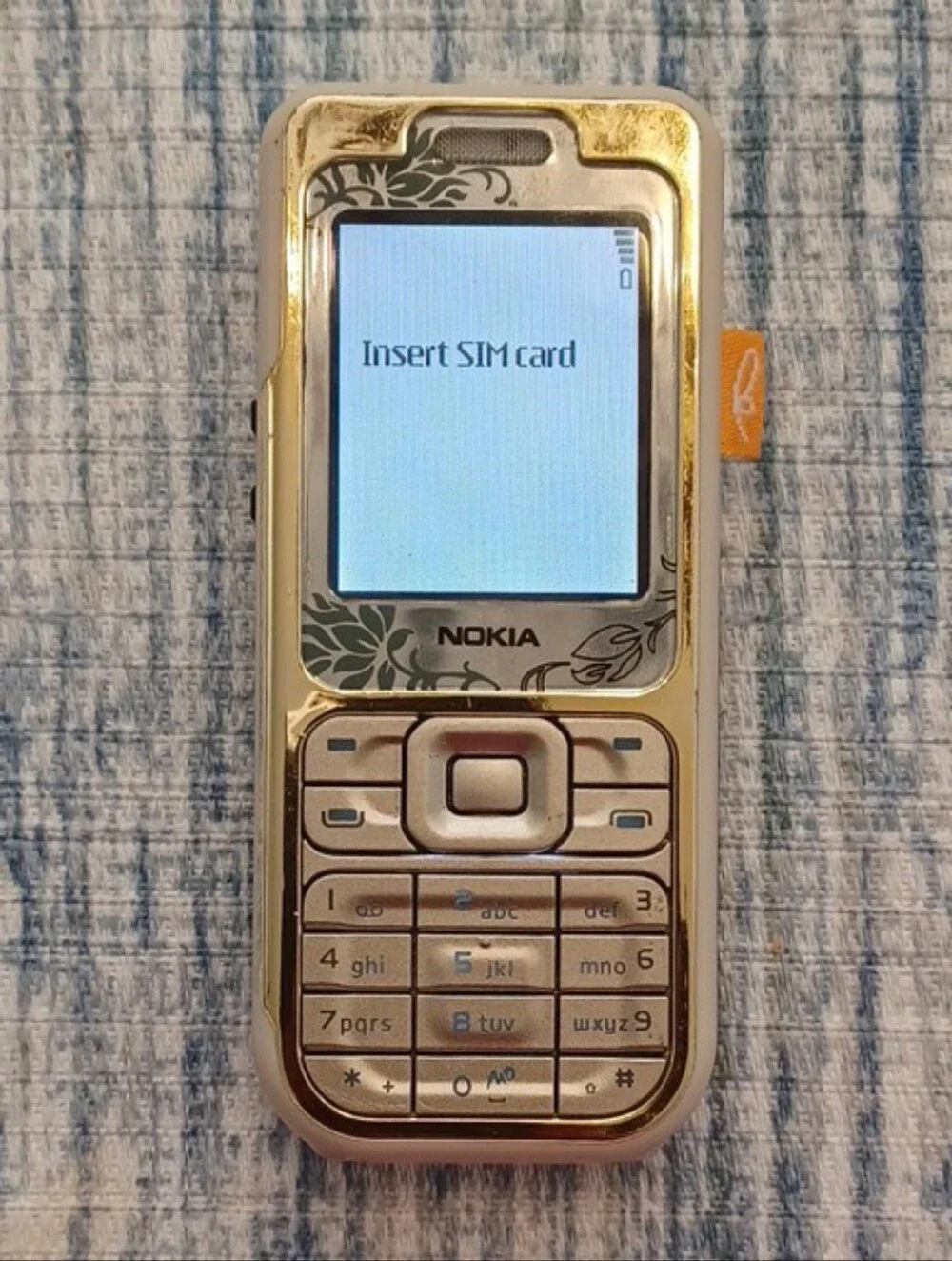 Twilight Bella Swan Gold Nokia 7360 2G Phone w/ Alt Colors
